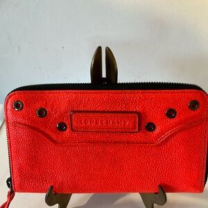 NWOT LONGCHAMP ZIP-AROUND LONNG WALLET CORAL ORANGEE